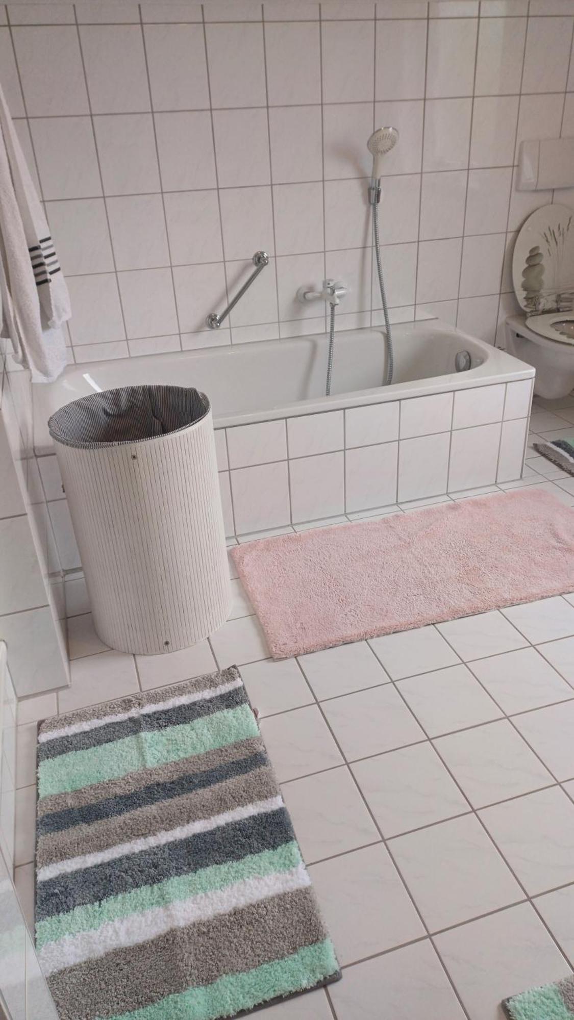 Helle Schoene Dachgeschosswohnung Mit Balkon شتوكاخ المظهر الخارجي الصورة